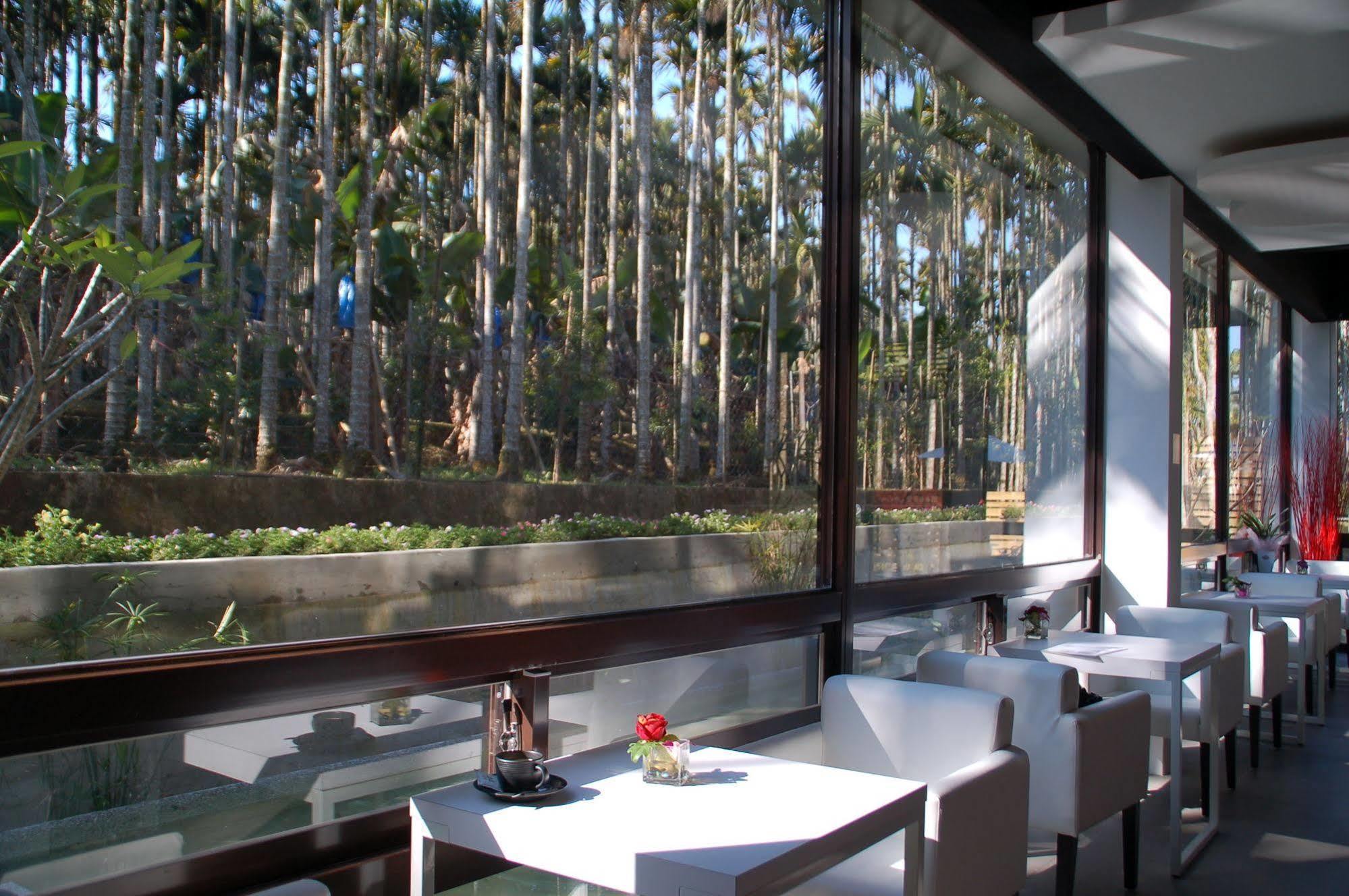 Full House Bed And Breakfast Nantou Exterior photo