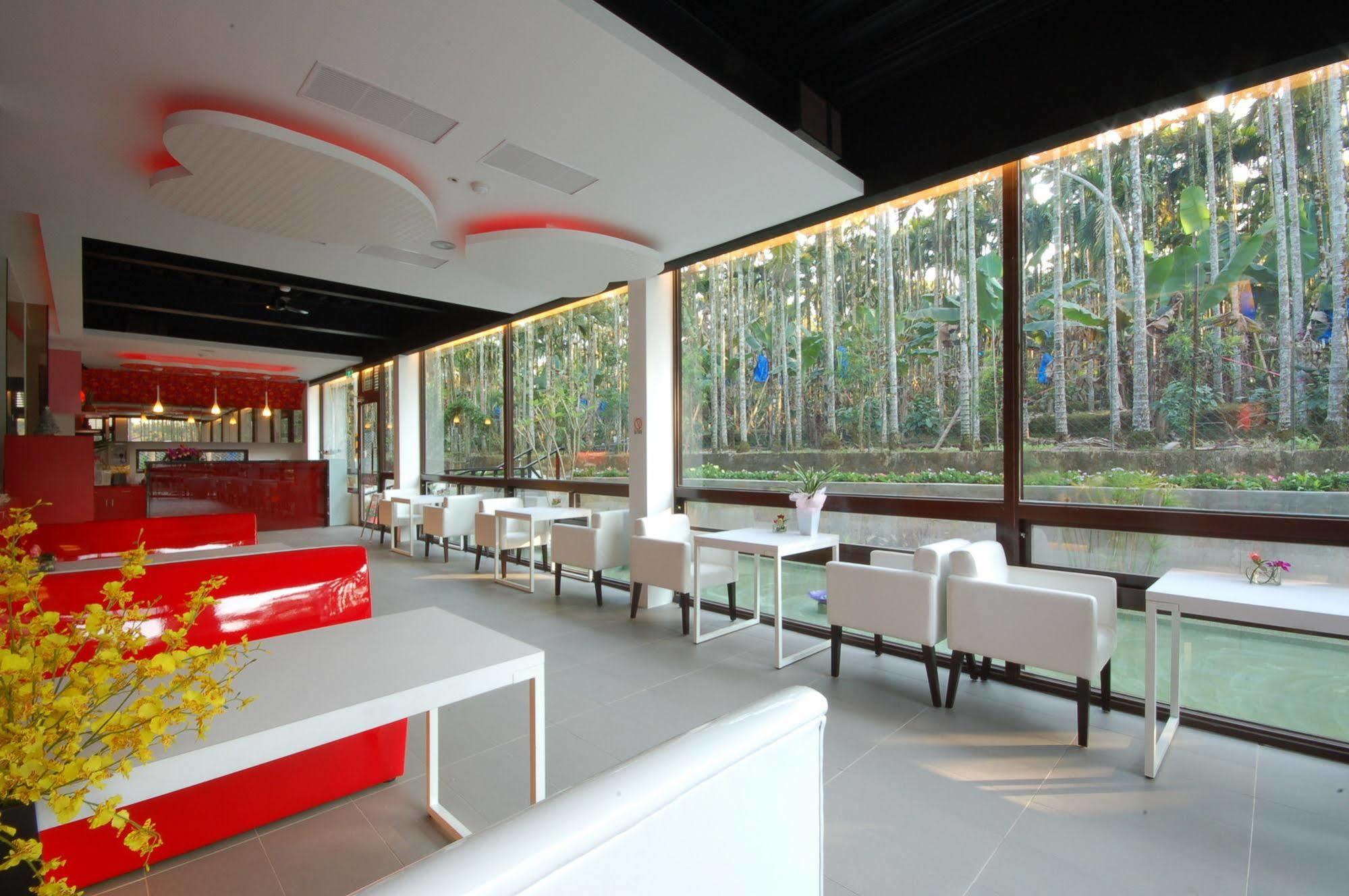 Full House Bed And Breakfast Nantou Exterior photo