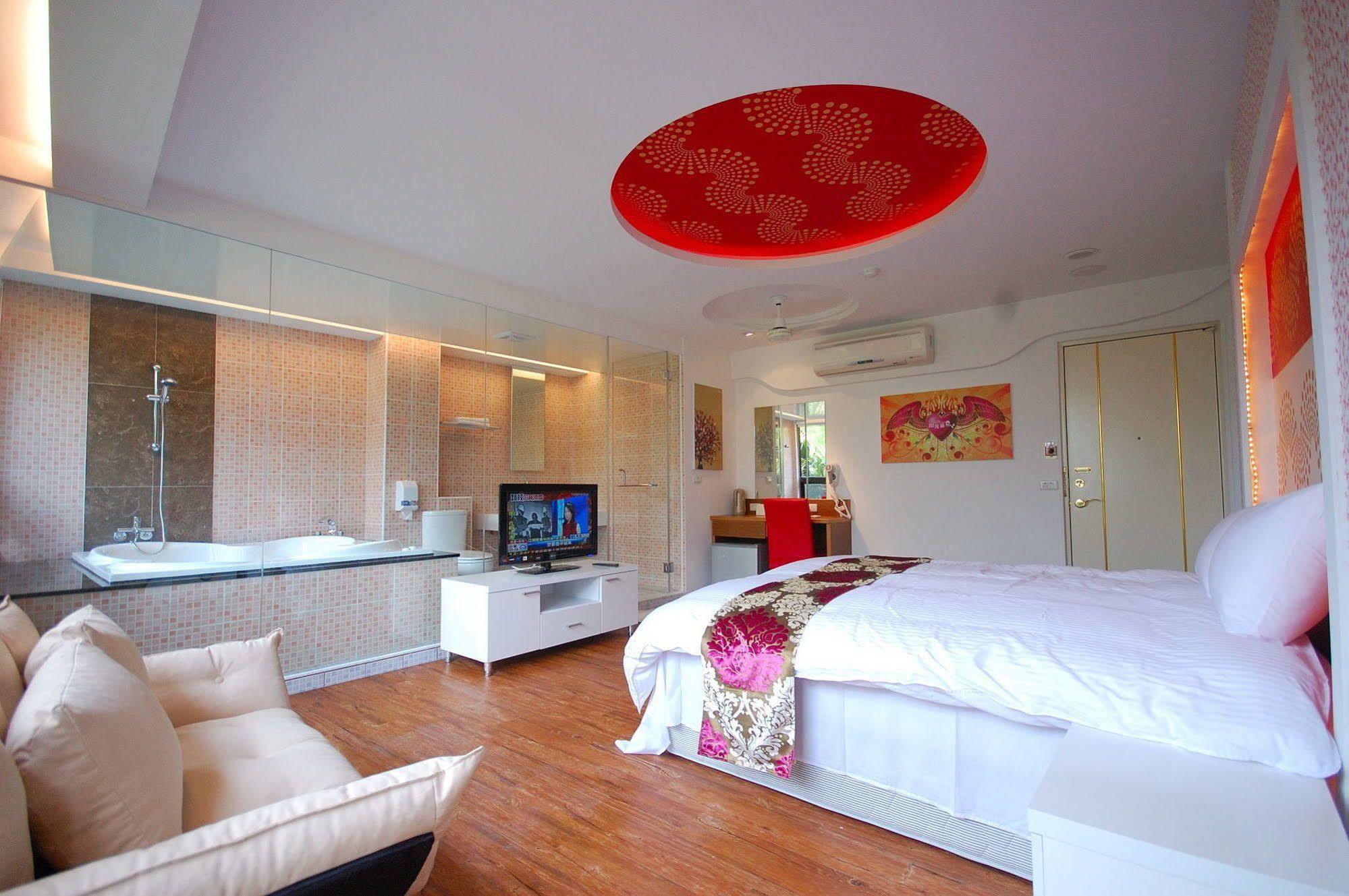 Full House Bed And Breakfast Nantou Exterior photo